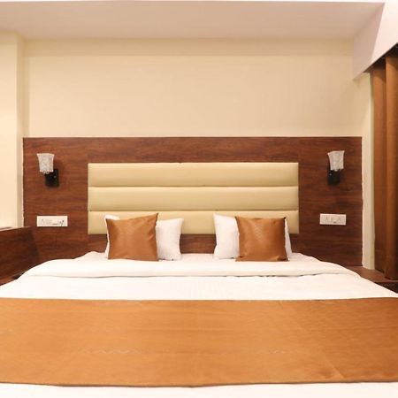 Hotel Blueark Лакхнау Екстер'єр фото