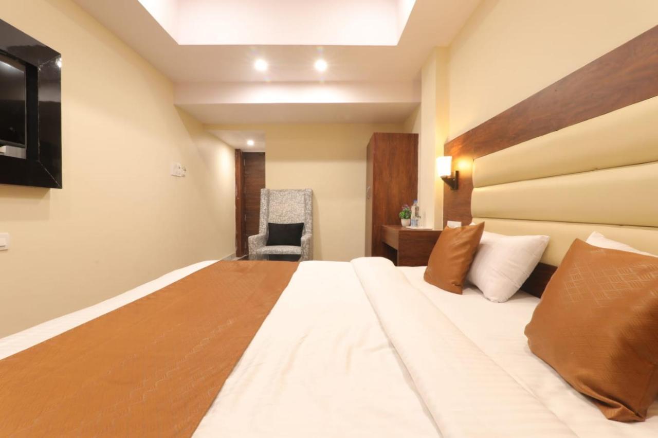 Hotel Blueark Лакхнау Екстер'єр фото