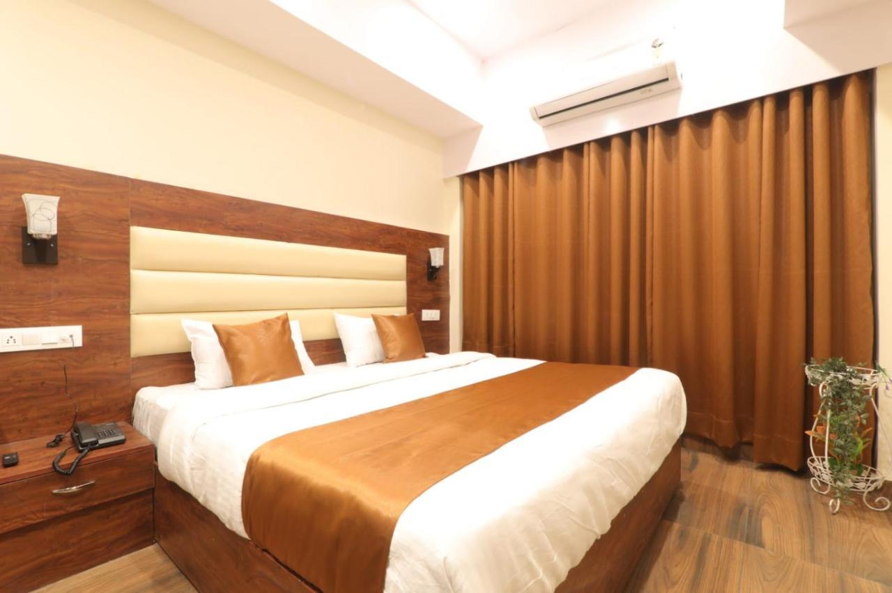 Hotel Blueark Лакхнау Екстер'єр фото