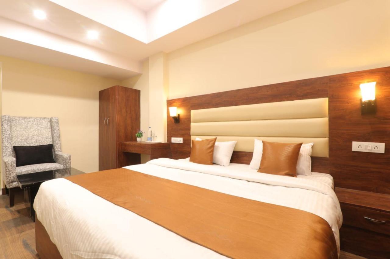 Hotel Blueark Лакхнау Екстер'єр фото